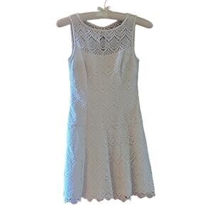 White House Black Market White Sleeveless Floral Lace Shift Dress Size 0